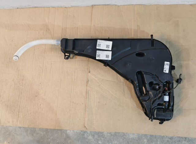 Бачок омивача скла 61667483867 BMW