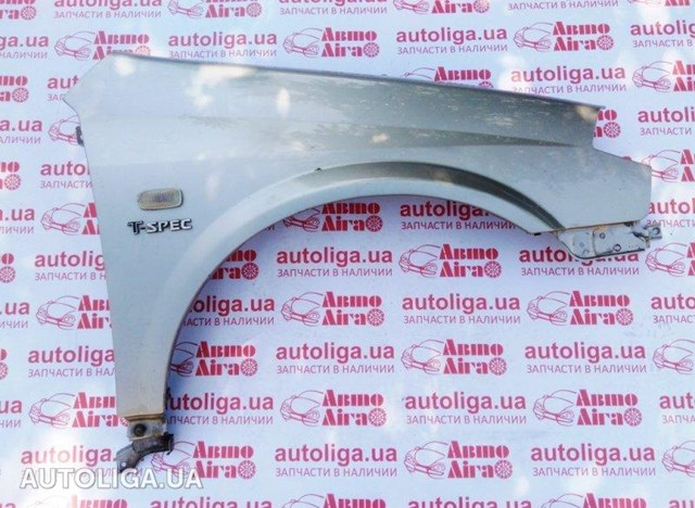Переднє праве крило 63100AV630 NISSAN