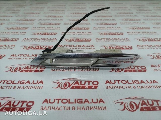 Повторювач повороту на крилі, правий 63137154168 BMW
