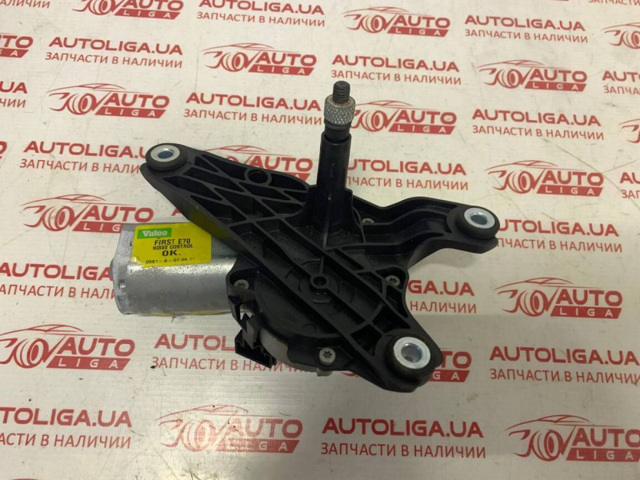 Двигун склоочисника заднього скла 67636942165 BMW