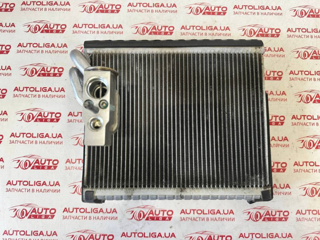 Охолоджувач повітря 68153946AA CHRYSLER