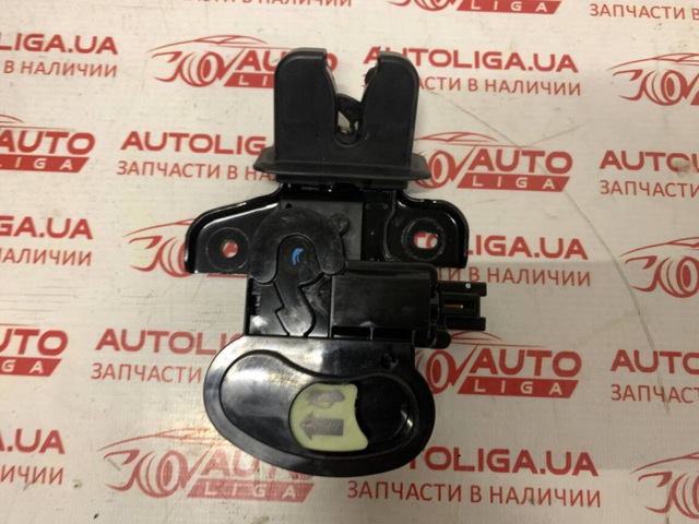 Замок 3/5-х дверей, задній 68193094AC CHRYSLER