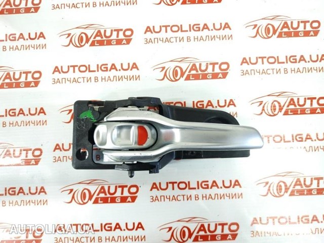 Ручка правих задніх дверей 68227250AA CHRYSLER
