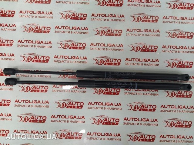 Стійка задніх дверей 689500WD81 TOYOTA