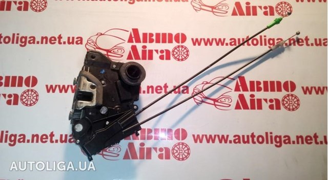 Замок дверей водія Тойота Яріс