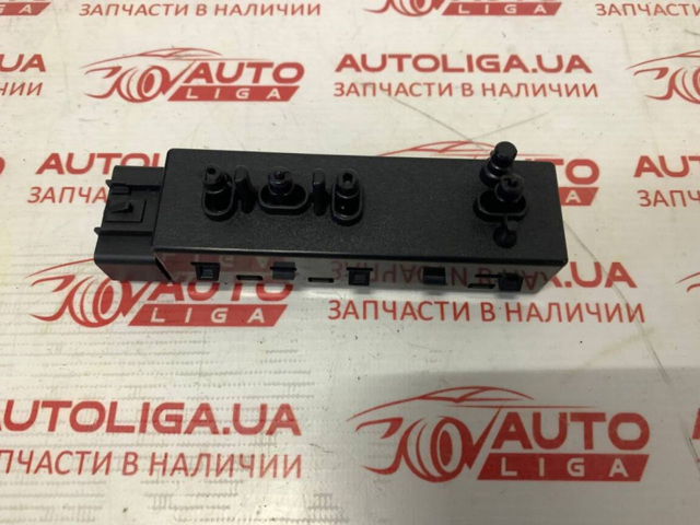 Блок кнопок механізму регулювання сидінь 6922A033 MITSUBISHI