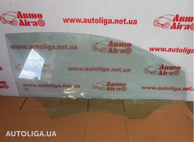 Скло пасажирських дверей 6J3845202 VAG