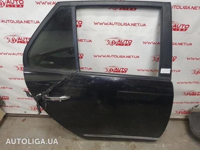 Двері задні в зборі KIA Carens 2