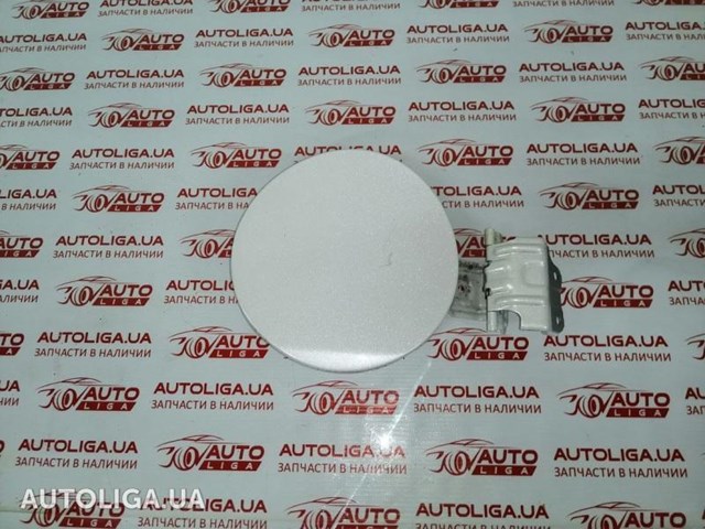 Люк б/бака Toyota RAV4 IV