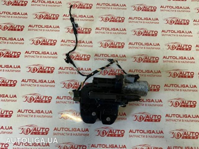 Замок кришки багажника 7P0827505J VAG