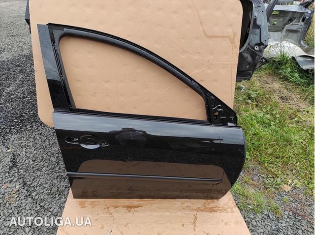 Дверка передня права 801000025R RENAULT