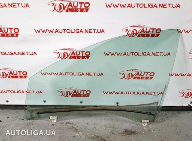 Скло водійських дверей 803012464R RENAULT