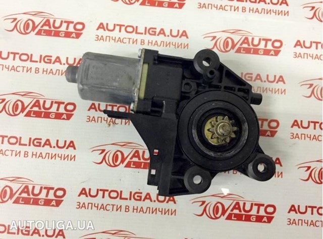 Мотор склопідйомника дверей передніх, правих 807309629R RENAULT