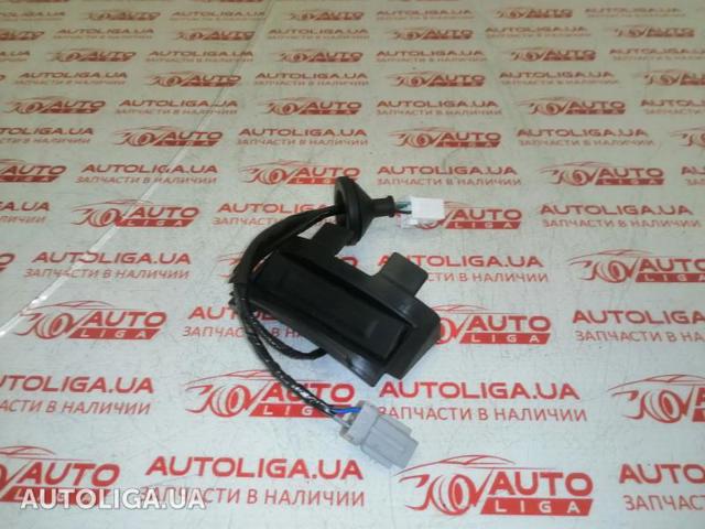 Кнопка приводу замка третіх/ п'ятих дверей 812602V010 HYUNDAI