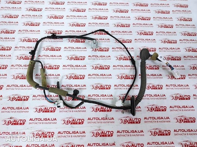 Електропроводка задніх дверей 81822FJ050 SUBARU