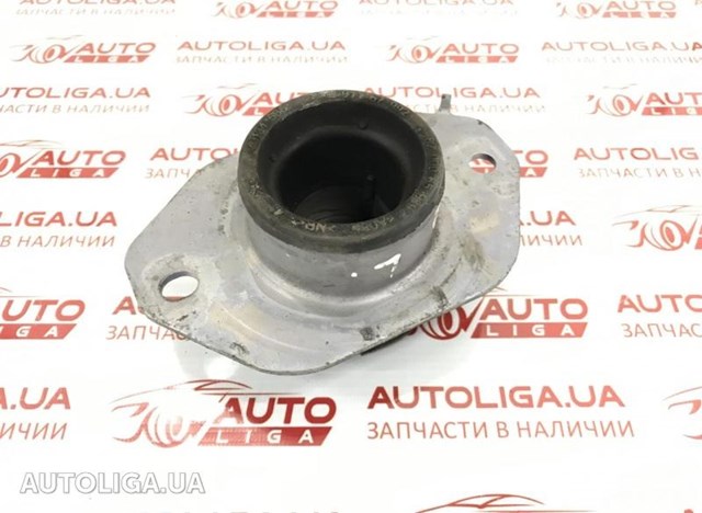 Ліва подушка двигуна 8200304198 RENAULT