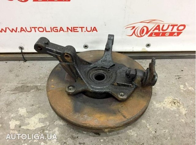 Цапфа передні праві 8200322079 RENAULT