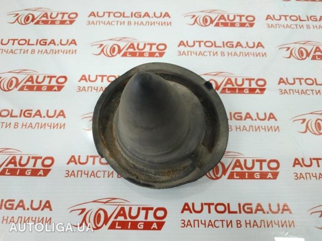 Проставка (гумове кільце) пружини задньої, нижня 8200380840 RENAULT