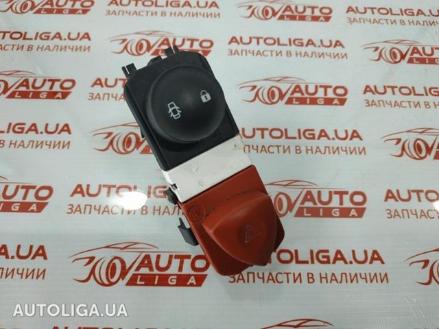 Кнопка включення аварійного сигналу 8200407415 RENAULT