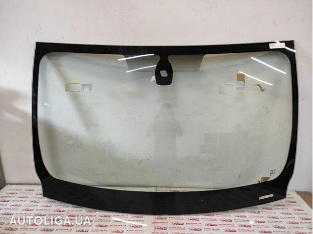 Скло лобове 8200411155 RENAULT