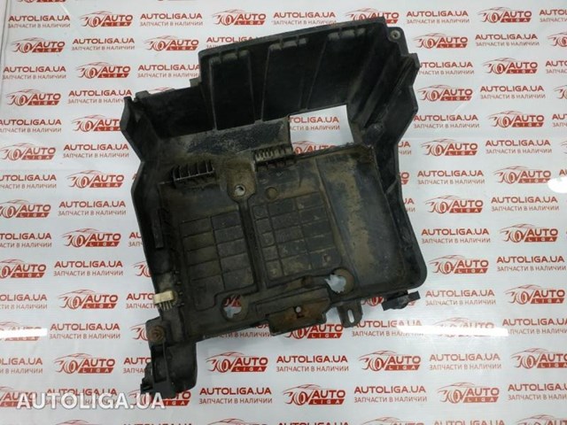 Кріплення / підставка акумулятора (АКБ) 8200467409 RENAULT