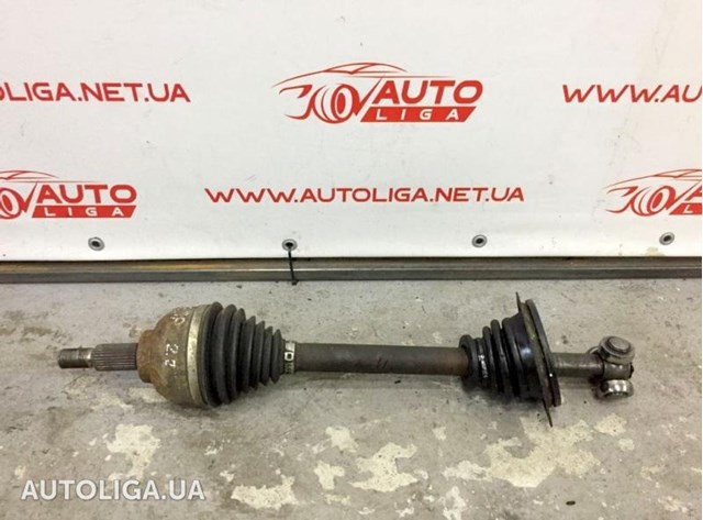 Привід передній лівий 8200467679 RENAULT