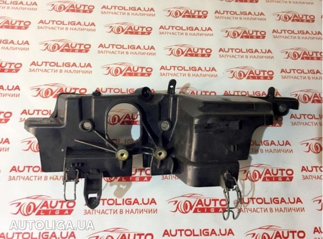 Кришка двигуна декоративна 8200468152 RENAULT