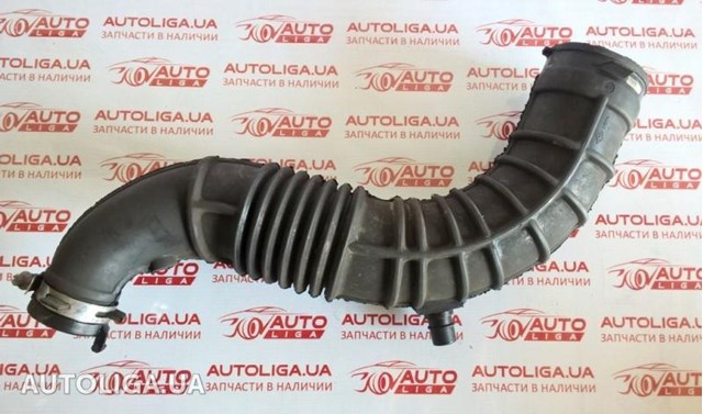 Патрубок повітряний, вихід повітряного фільтра 8200500384 RENAULT