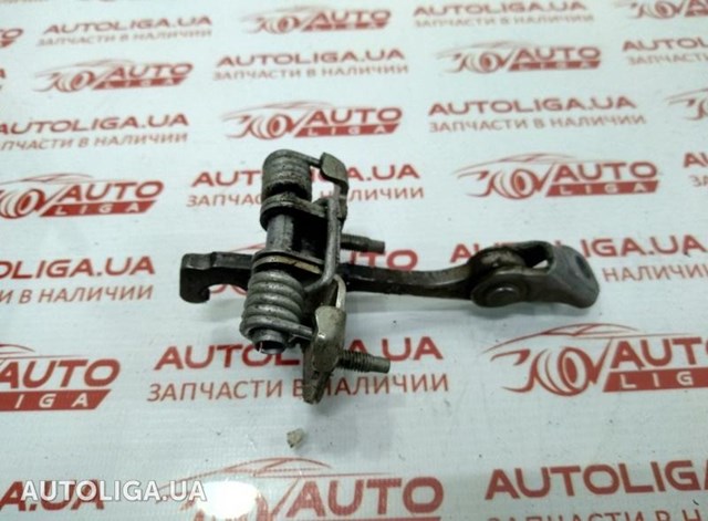 Обмежувач відкриття дверей, передній 8200597523 RENAULT