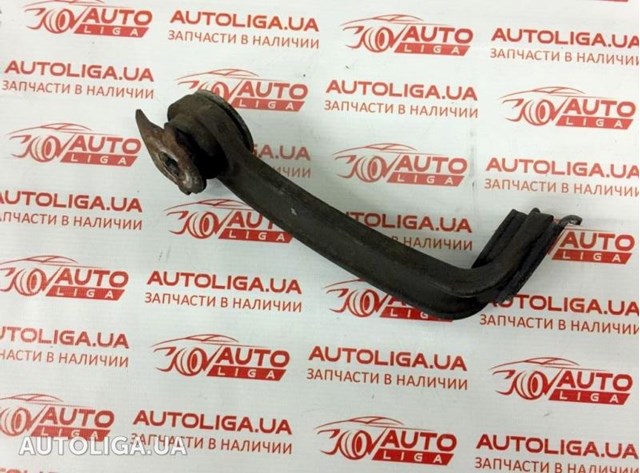 Кронштейн передньої балки 8200632416 RENAULT
