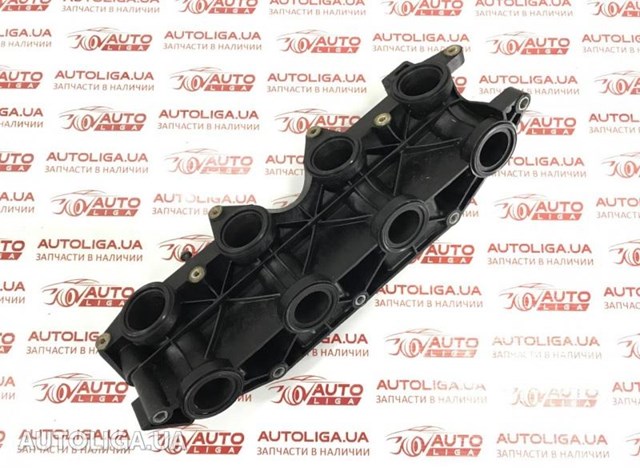 Колектор впускний нижній 8200684323 RENAULT