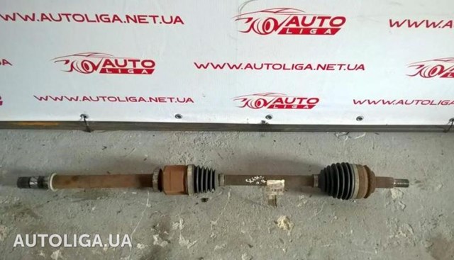 Привід передній правий 8200725513 RENAULT