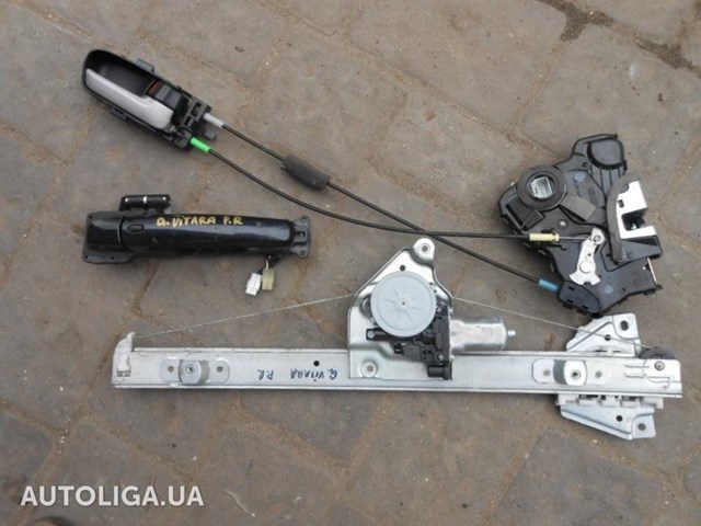 Замок передніх пасажирських дверей 8221065J51 SUZUKI
