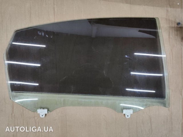 Скло задніх дверей, правих 823003TA0A NISSAN