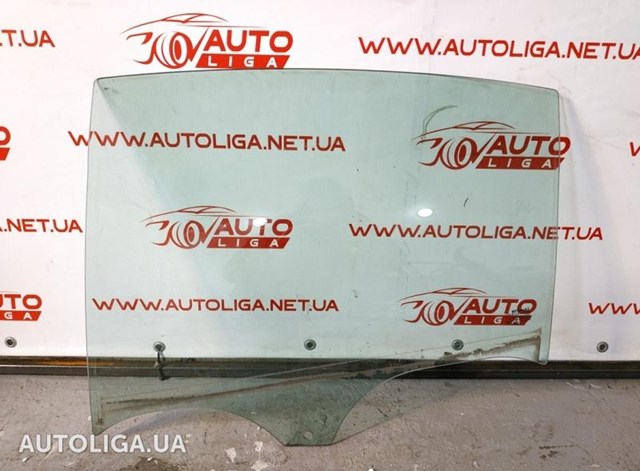 Скло заднє ліве 823010001R RENAULT