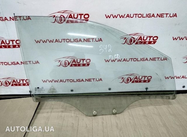 Скло передньої правої двері 824201C000 HYUNDAI