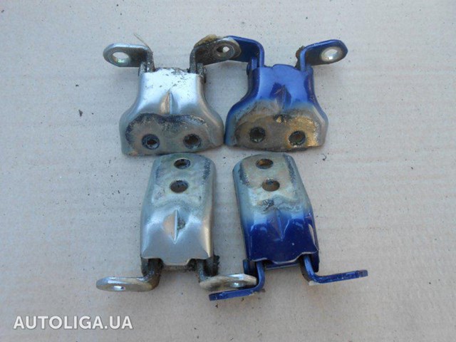 Петля передніх дверей, правих 824202F030 NISSAN