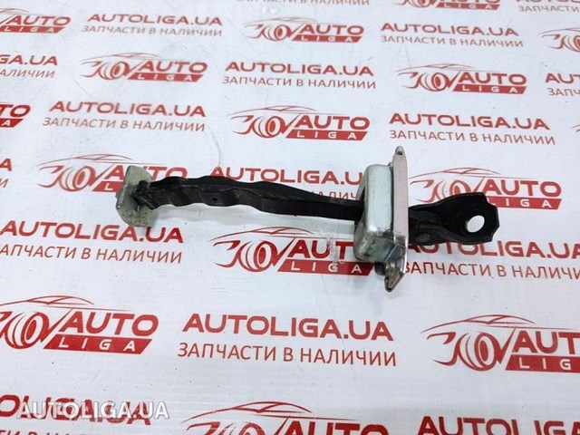 Обмежувач відкриття дверей, задній 824304CL0A NISSAN