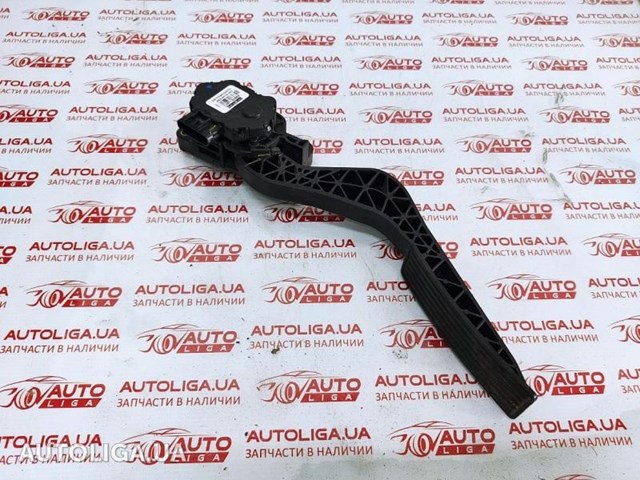 Педаль газу (акселератора) 84022579 GM