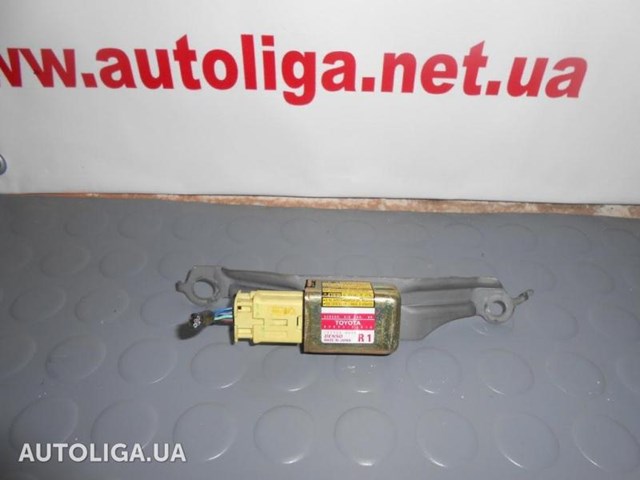 Датчик подушки безпеки 8983333010 TOYOTA