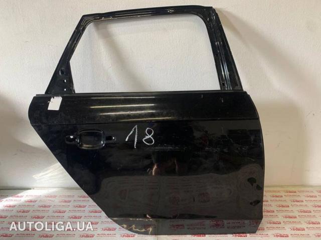 Двері задні, праві 8K9833052D VAG