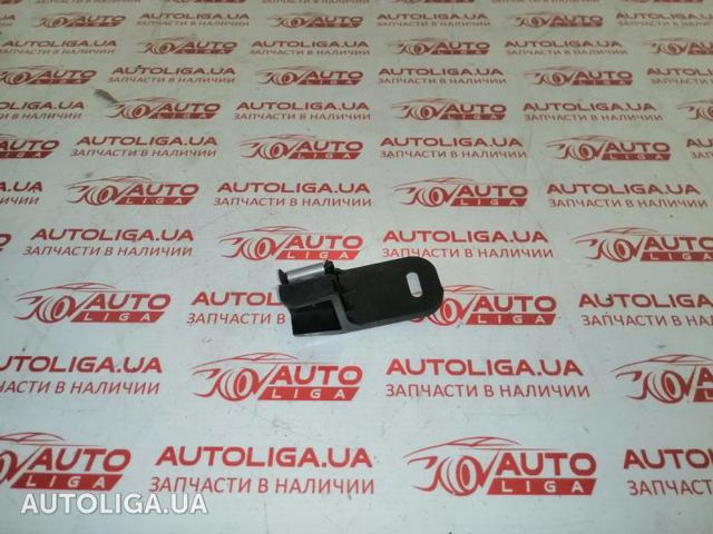 Кронштейн-адаптер кріплення фари передньої, лівою 8T0998121 VAG