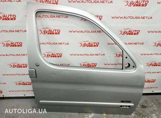 Дверка передня права 9004W2 PEUGEOT
