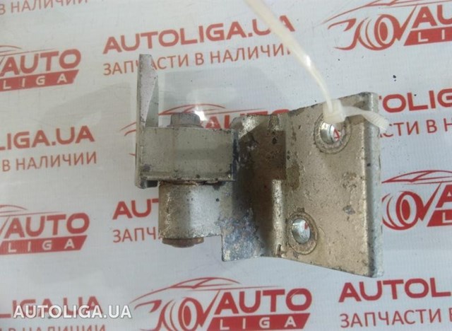 Петля передніх дверей права 903599 PEUGEOT
