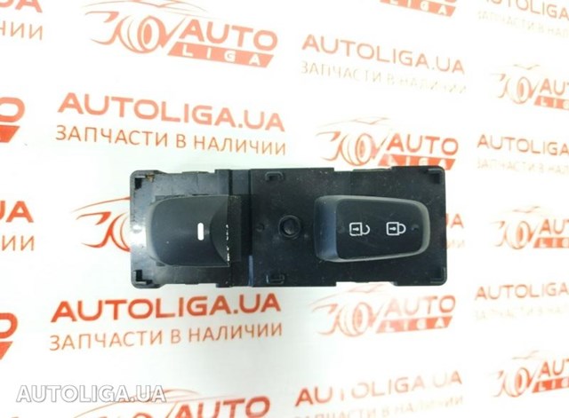 Кнопковий блок керування склопідіймачами передній правий 935763X101RY HYUNDAI