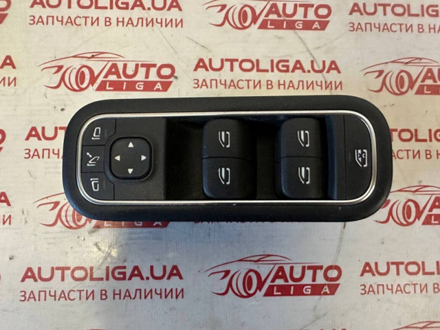 Кнопковий блок керування склопідіймачами передній лівий A1679059803 MERCEDES