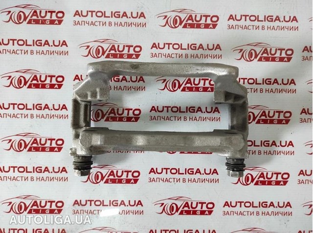 Скоба гальмівного супорта переднього A2054210494 MERCEDES