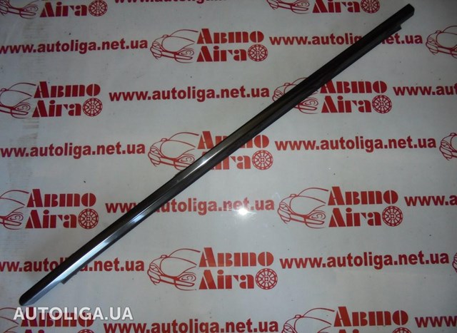 Молдинг опускного скла дверей передньої, правої A2106900880 MERCEDES