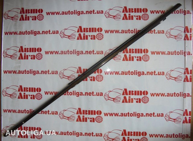 Молдинг опускного скла нижній, двері задньої, правої A2106901080 MERCEDES