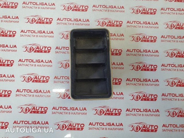 Решітка повітрозабірника салону LR002951 LAND ROVER